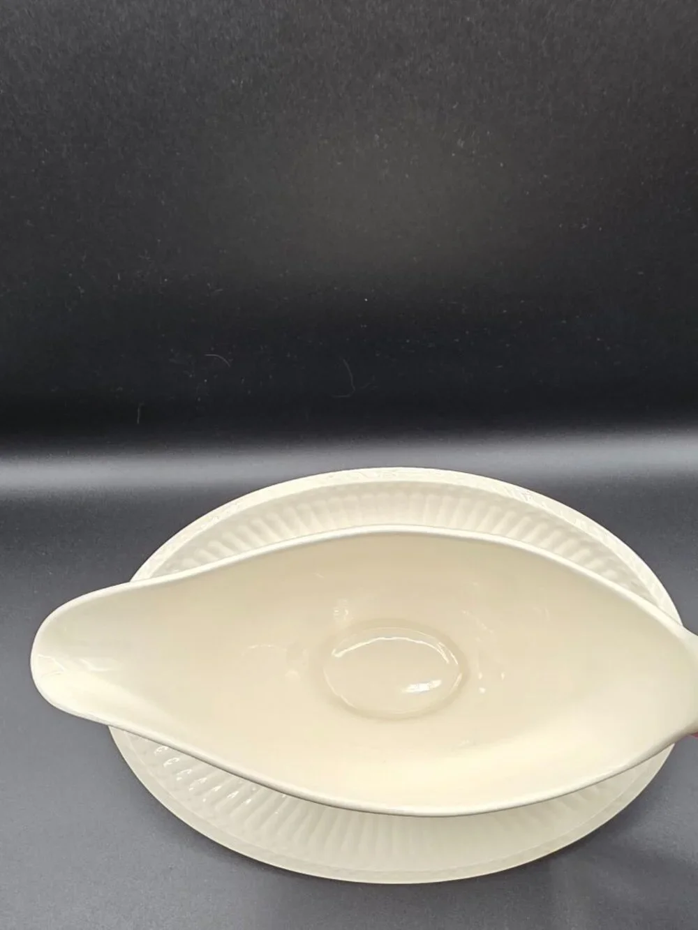 VYG Wedgwood Edme Etruria & Barlaston Gravy Boat Sauce Bowl Attached Underplate